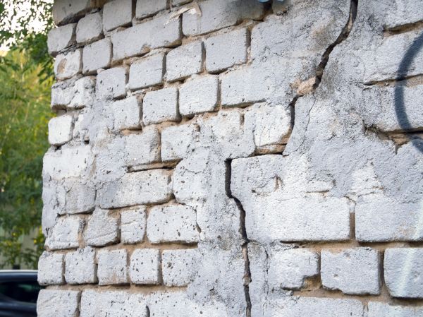Cracked Brick Wall Repair in Charlotte